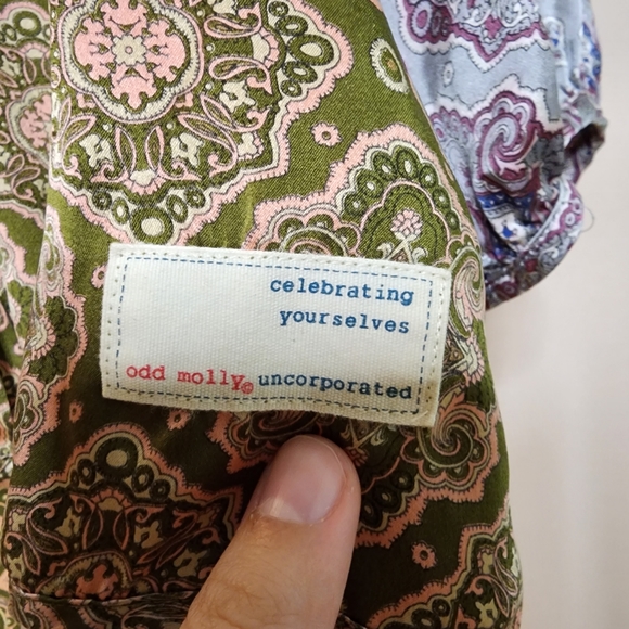 100% Silk Blouse, off the shoulder, size small - Picture 6 of 7